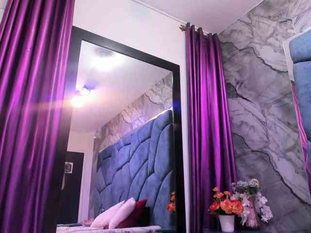 JulietaDiamond webcam