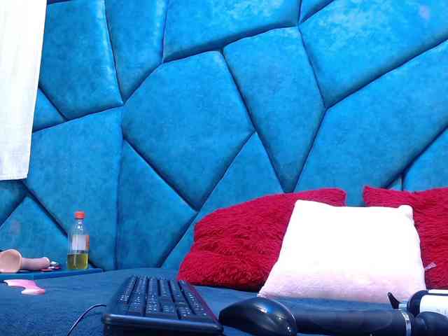 JulietaDiamond webcam