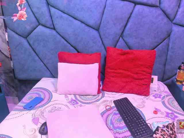 JulietaDiamond webcam