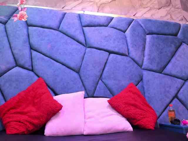 JulietaDiamond webcam