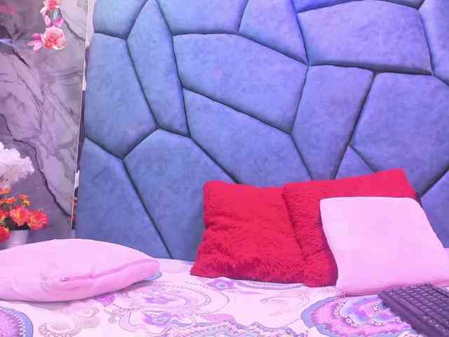 JulietaDiamond webcam