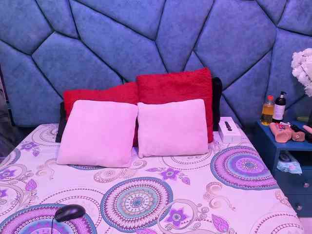 JulietaDiamond webcam