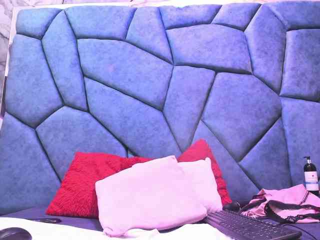 JulietaDiamond webcam