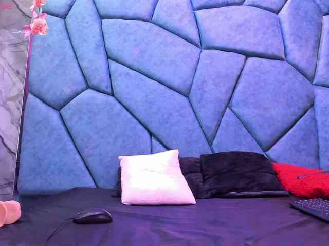 JulietaDiamond webcam