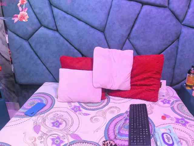 JulietaDiamond webcam