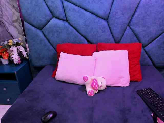 JulietaDiamond webcam