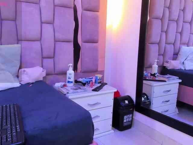 JulietaDiamond webcam