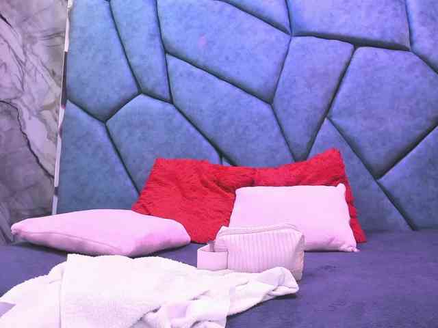 JulietaDiamond webcam
