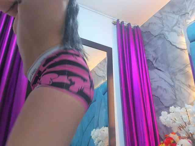 JulietaDiamond Live Webcam on BongaCams