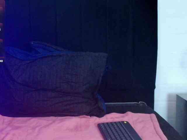 EmiilyGrantt webcam