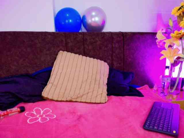 EmiilyGrantt webcam