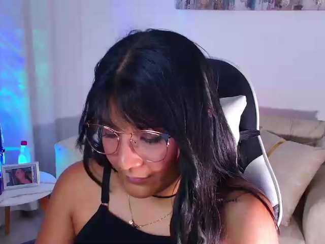 le modèle AlejandraTul est en webcam porno dans un show sur le site bongacams, il possède les tags suivants: Latino/Hispanic,Brunette,Trimmed