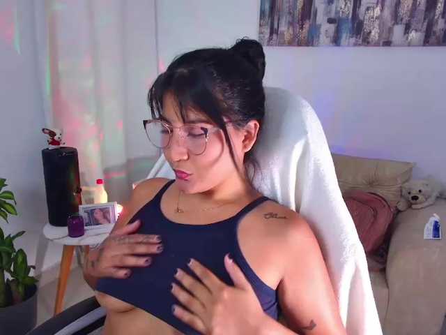 AlejandraTul live cam preview