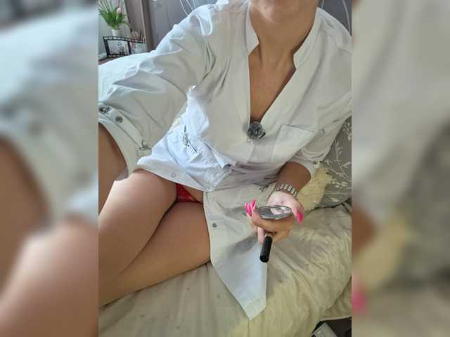 AngelikaM1, en directo ahora en BongaCams