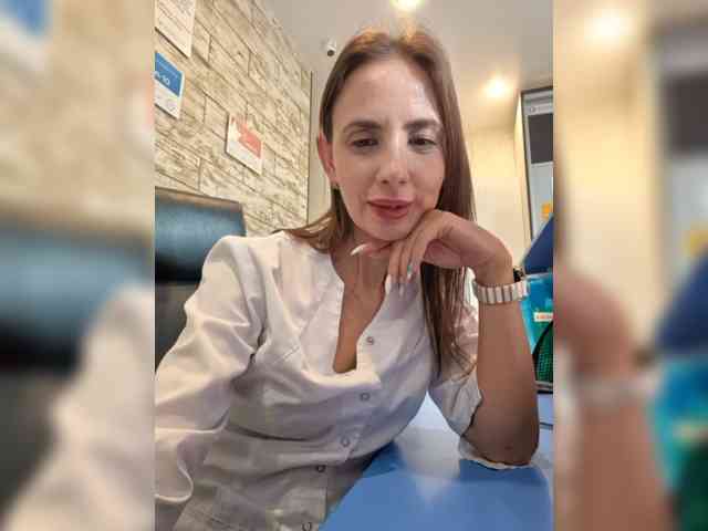 Mẫu này đang trực tiếp. AngelikaM1
