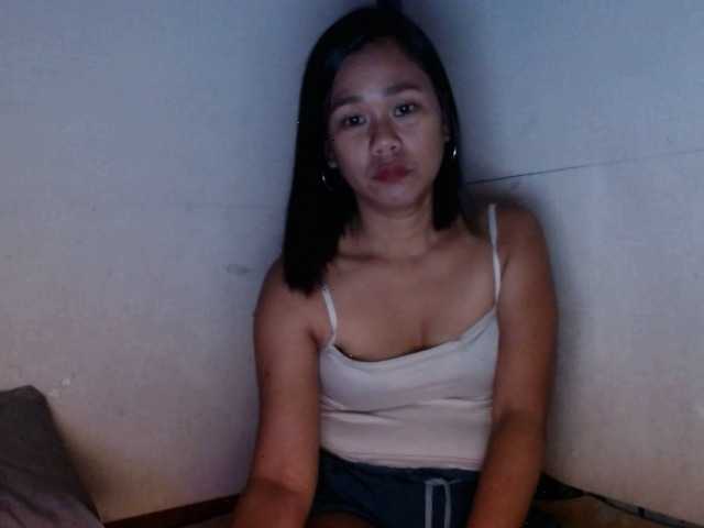Asianhotyuks1 live cam on BongaCams