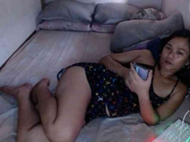 Asianhotyuks1 webcam