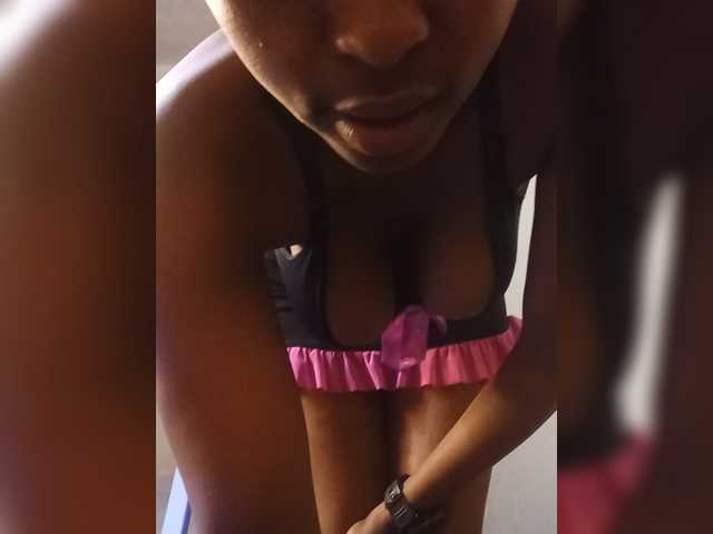 Naughtyobsession live cam on UnifiedCams