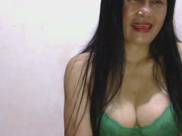 Pretty09 live cam on BongaCams