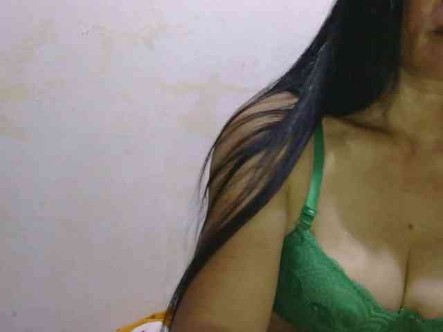 Pretty09 webcam