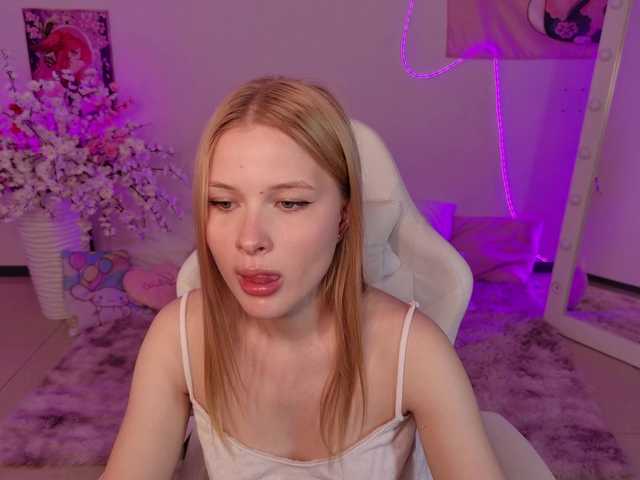 Brietdget live cam on BongaCams