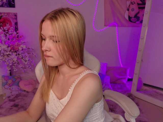 Brietdget live cam on BongaCams