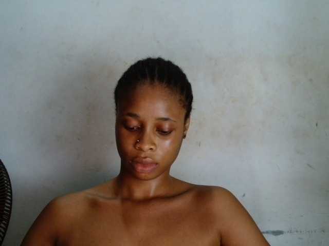 Creamyjuice live cam on BongaCams