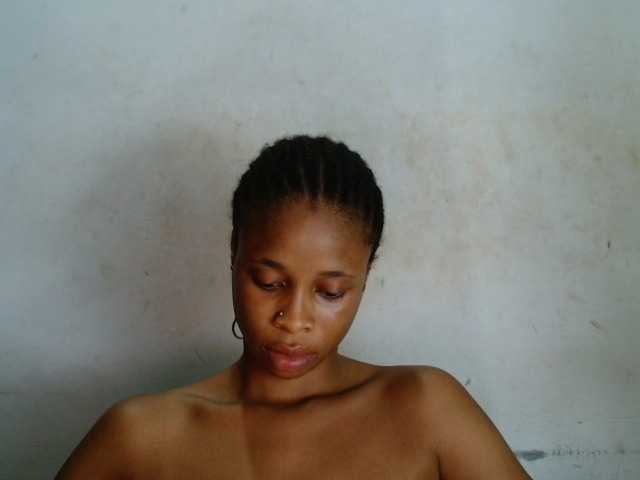 Creamyjuice live cam on BongaCams