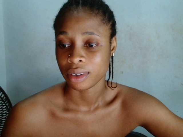 Creamyjuice live cam on BongaCams
