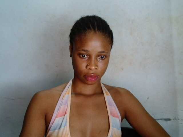 Creamyjuice live cam on BongaCams