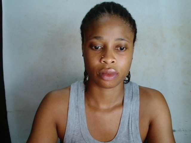 Creamyjuice live cam on BongaCams