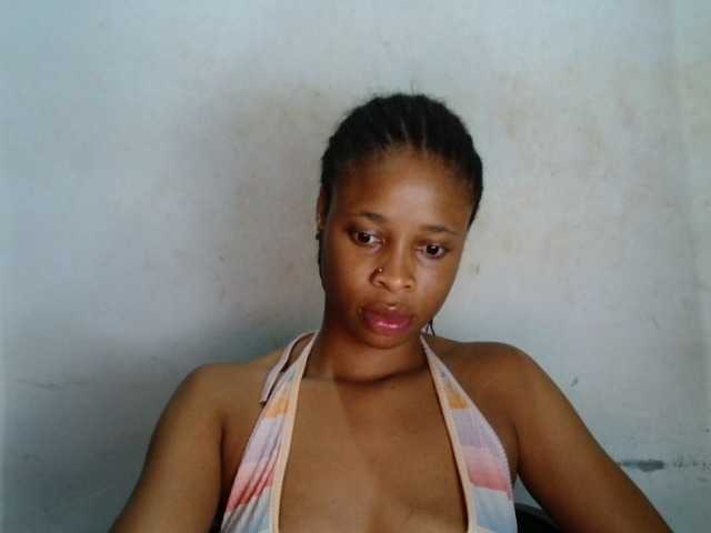 Creamyjuice live cam on BongaCams