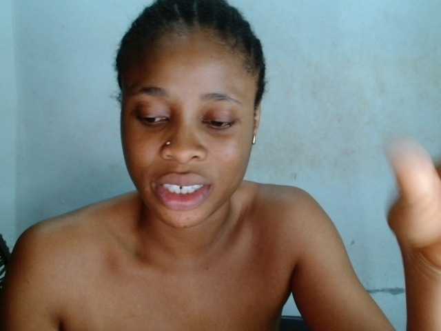 Creamyjuice live cam on BongaCams