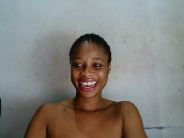 Creamyjuice live cam on BongaCams