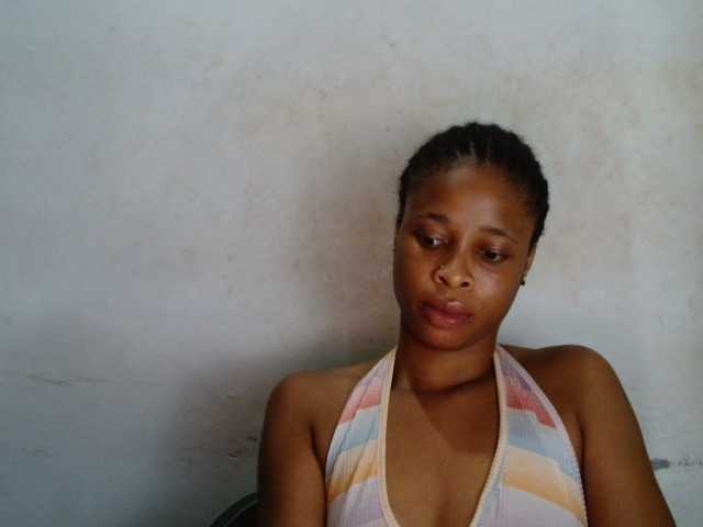 Creamyjuice live cam on BongaCams