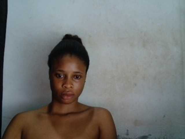 Creamyjuice live cam on BongaCams