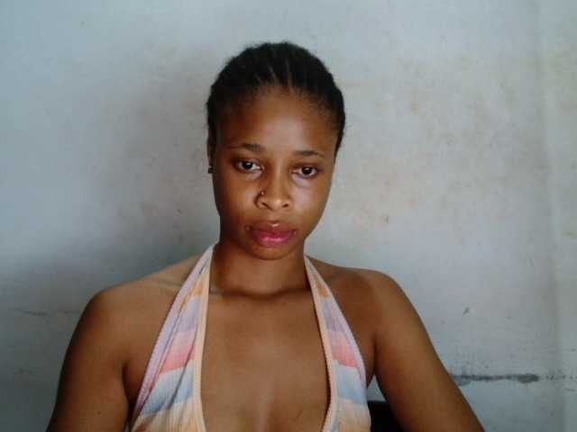Creamyjuice live cam on BongaCams