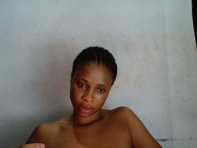 Creamyjuice live cam on BongaCams