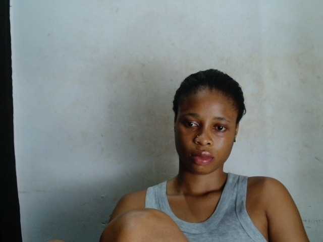 Creamyjuice live cam on BongaCams