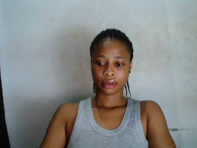 Creamyjuice live cam on BongaCams