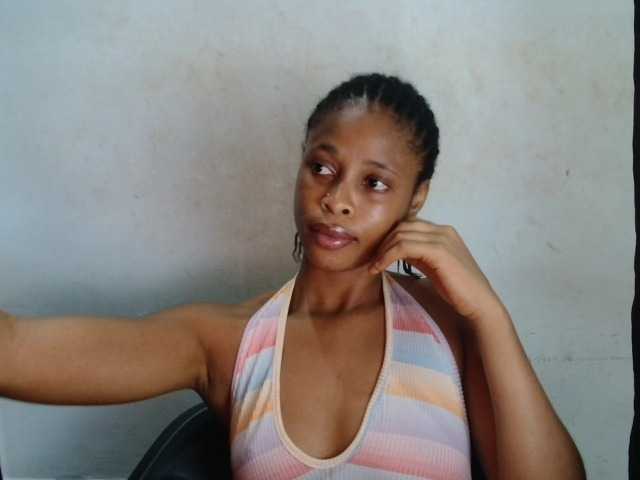 Creamyjuice Live Cam on BongaCams