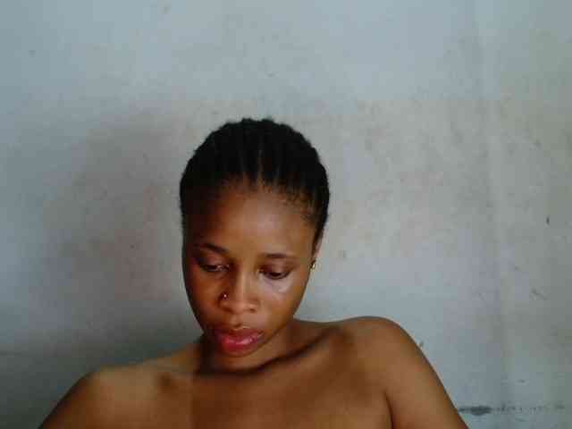 Creamyjuice Live Webcam on BongaCams