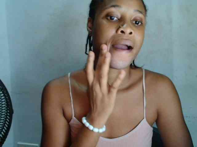 Creamyjuice webcam