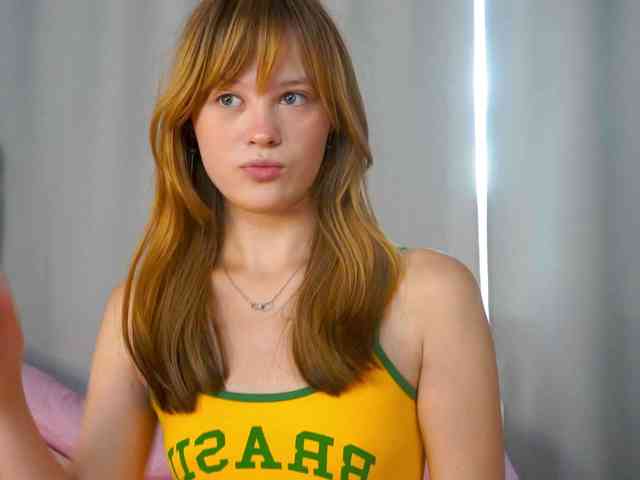 LunaLeez webcam