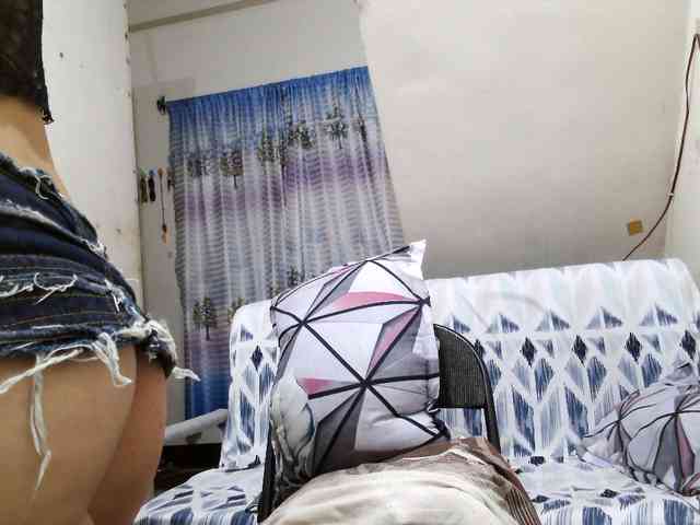 AsianHotAssx webcam