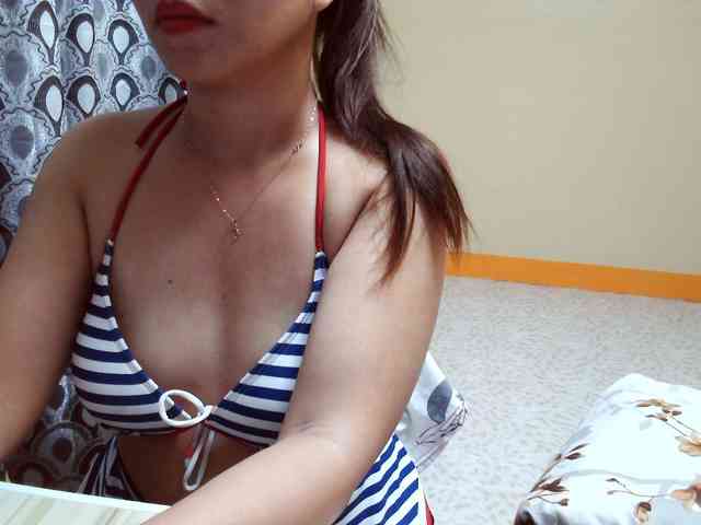 AsianHotAssx webcam