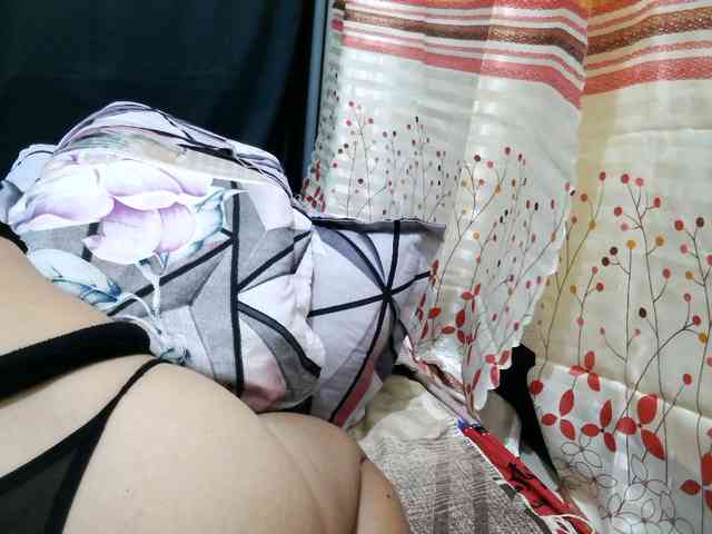 AsianHotAssx webcam