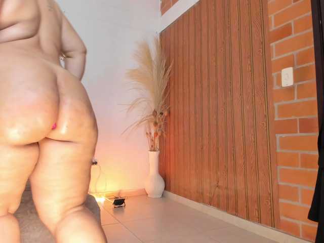 Madam-Agatha live cam preview