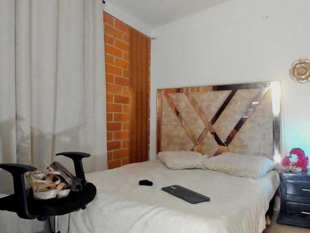 Madam-Agatha live webcam show