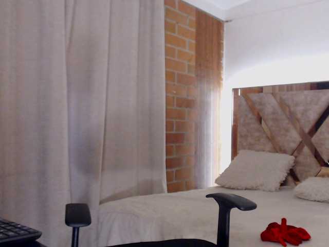 Madam-Agatha live webcam show